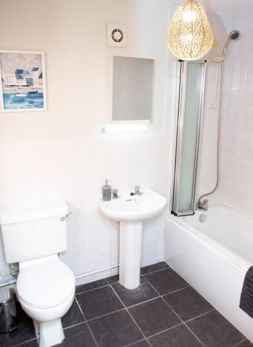Cheerful 2 Bedroom House In The Heart Of Belfast Eksteriør bilde