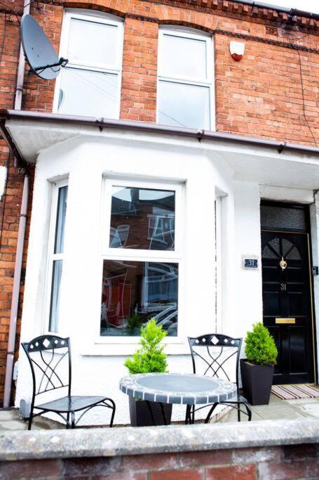 Cheerful 2 Bedroom House In The Heart Of Belfast Eksteriør bilde